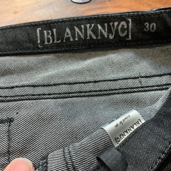 Blank NYC Woman’s 30W Black Jeans w/ Faux Leather Trim - Picture 7 of 14